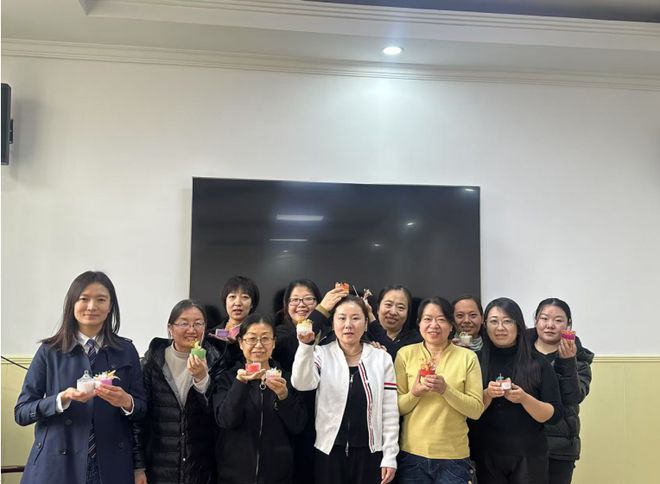 三八妇女节”手工制作香薰蜡活动麻将胡了市国资管理公司开展“(图2)